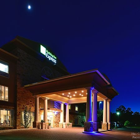 Holiday Inn Express & Suites Fredericksburg By Ihg Exteriör bild