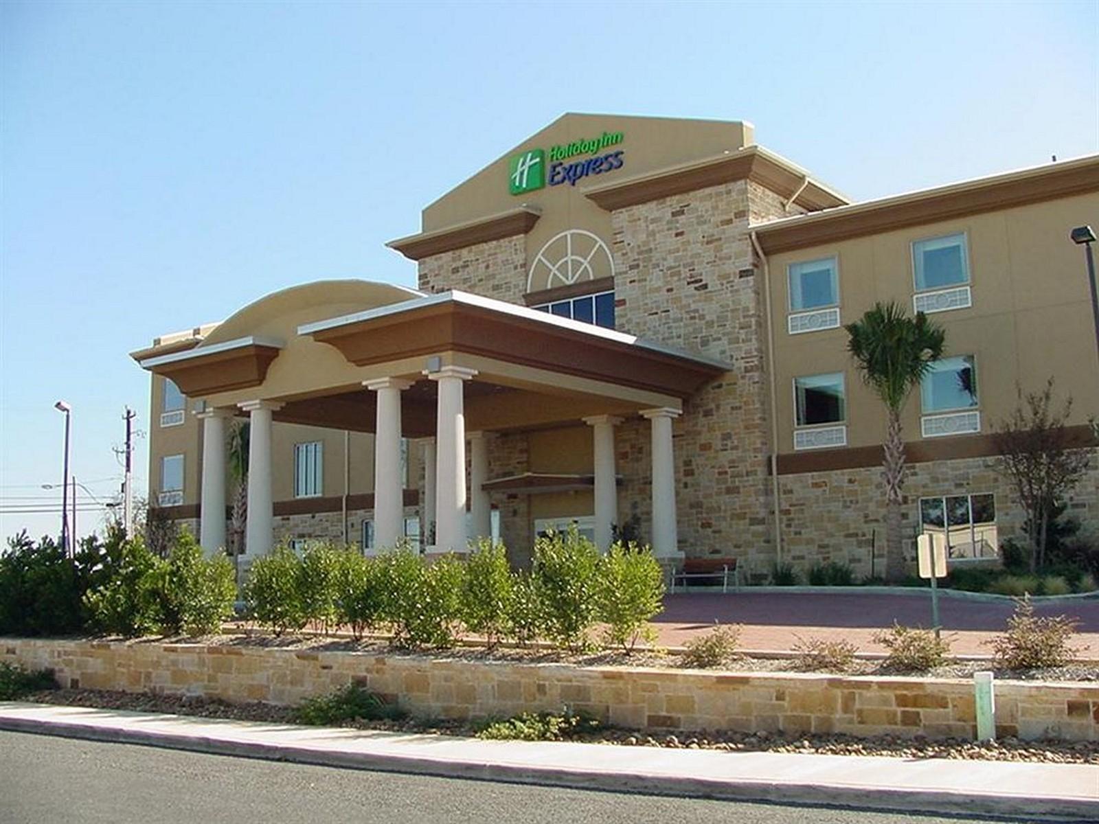 Holiday Inn Express & Suites Fredericksburg By Ihg Exteriör bild