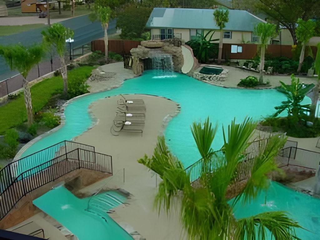 Holiday Inn Express & Suites Fredericksburg By Ihg Exteriör bild