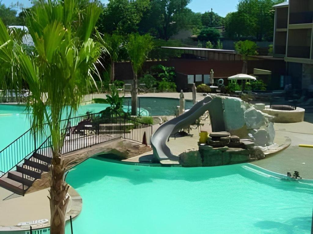 Holiday Inn Express & Suites Fredericksburg By Ihg Exteriör bild