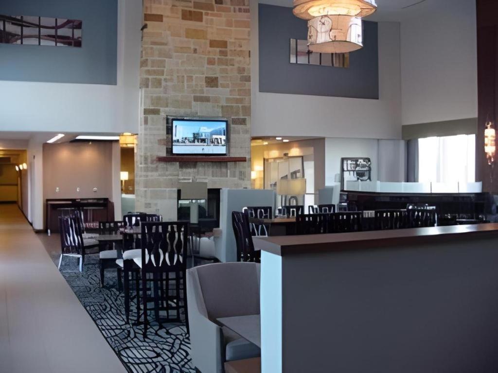 Holiday Inn Express & Suites Fredericksburg By Ihg Exteriör bild