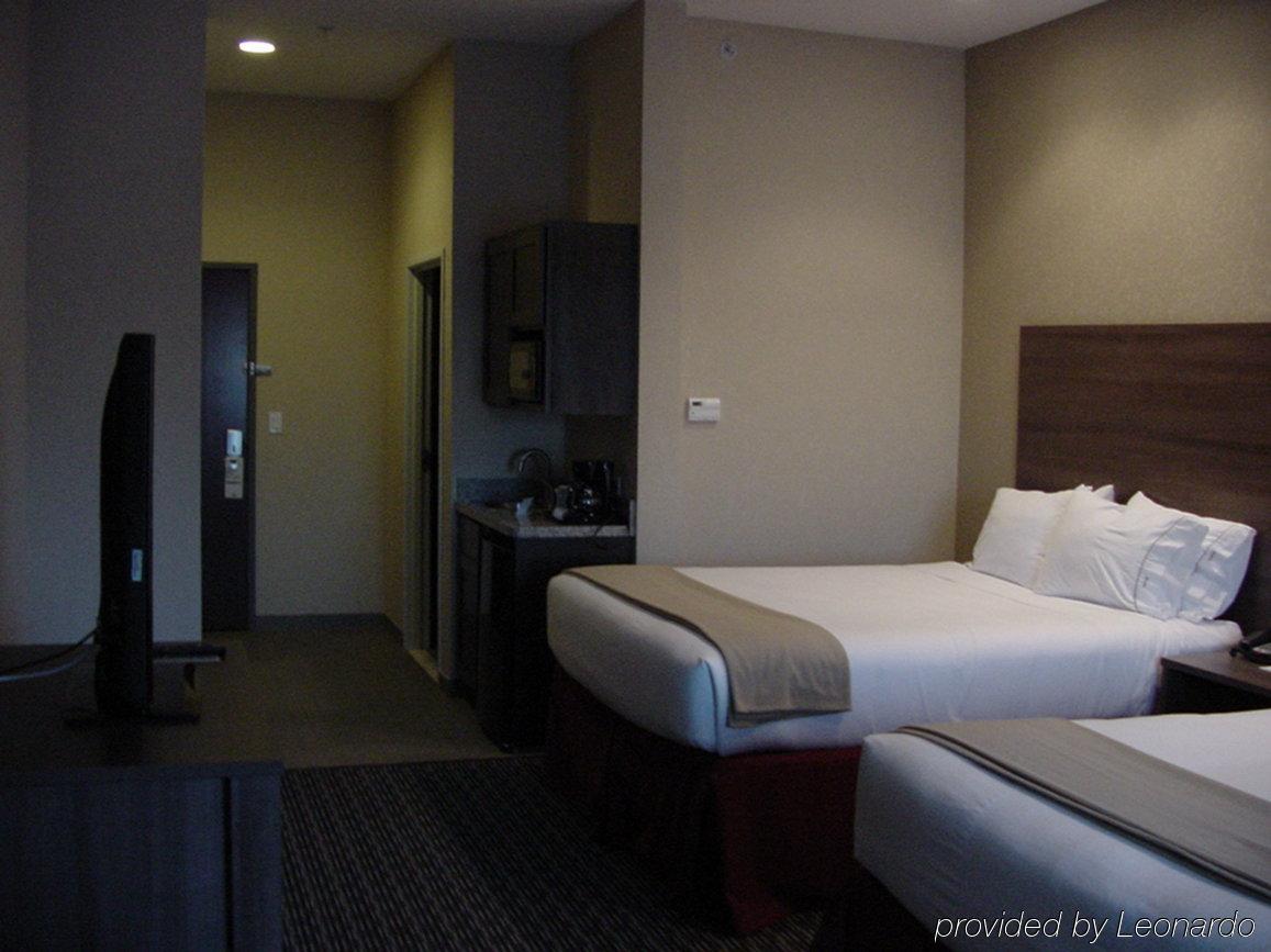 Holiday Inn Express & Suites Fredericksburg By Ihg Rum bild