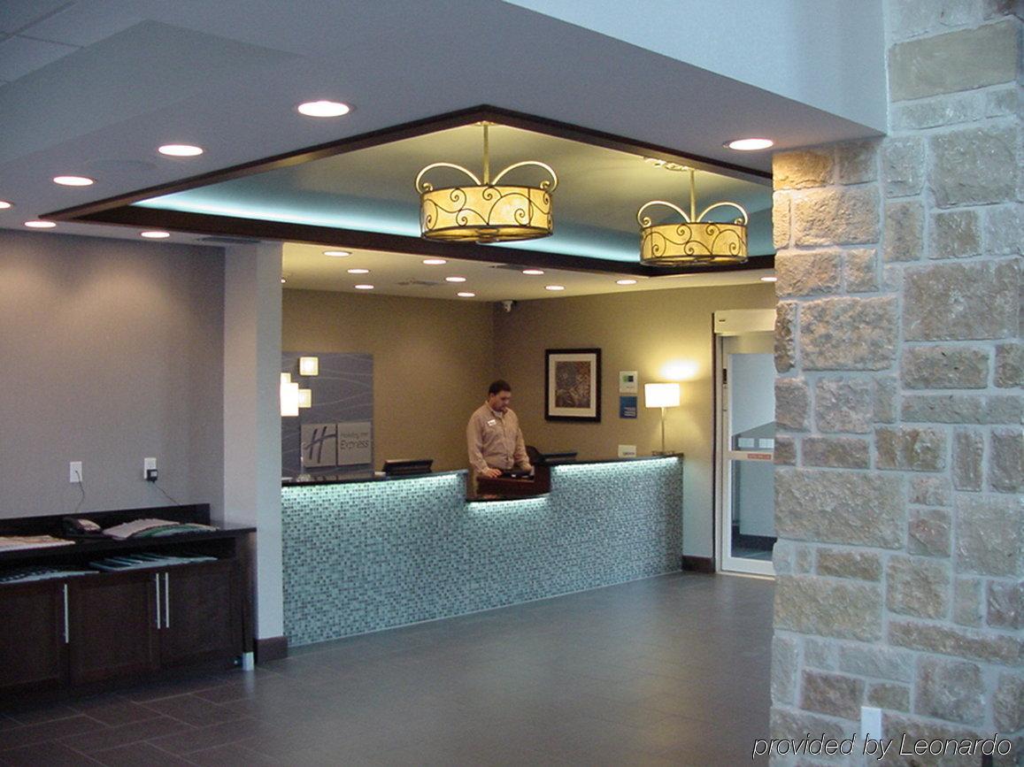 Holiday Inn Express & Suites Fredericksburg By Ihg Inreriör bild